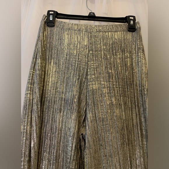 Elevenses Pleated Metallic wide Leg pants - Picture 4 of 5
